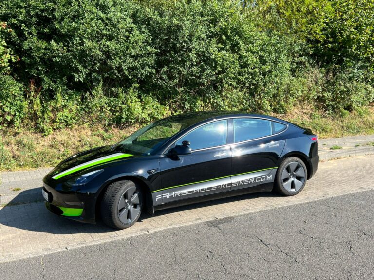 Tesla Seite-min